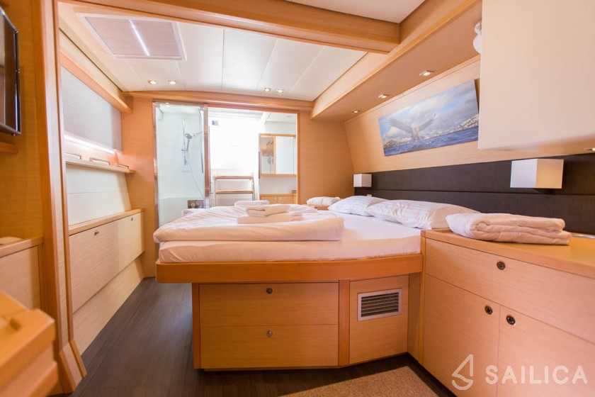 Lagoon 560 S2 - Yacht Charter Sailica