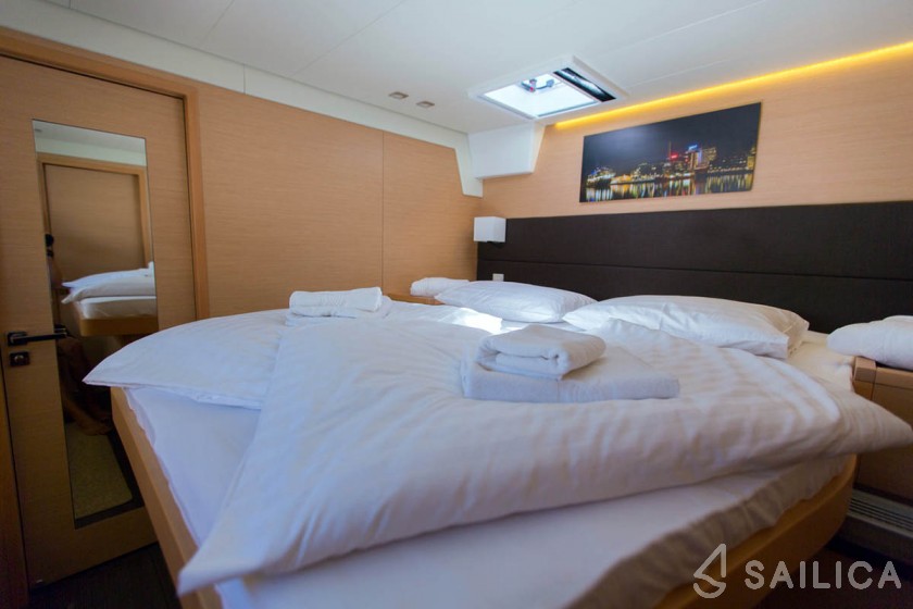 Lagoon 560 S2 - Yacht Charter Sailica