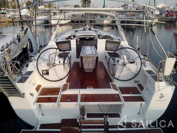Oceanis 41 - Yacht Charter Sailica