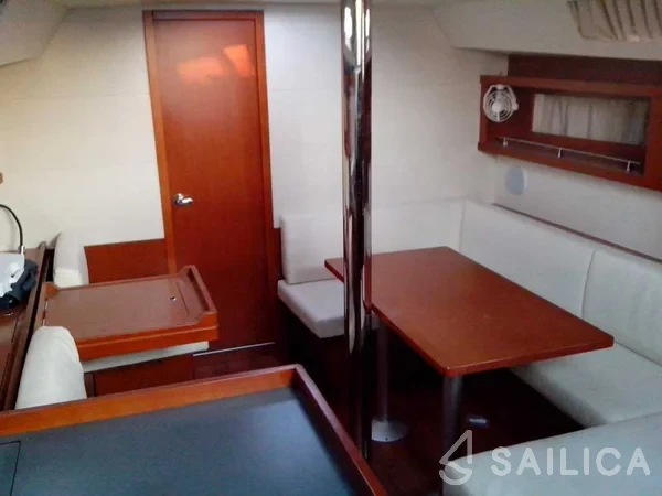 Oceanis 41 - Yacht Charter Sailica