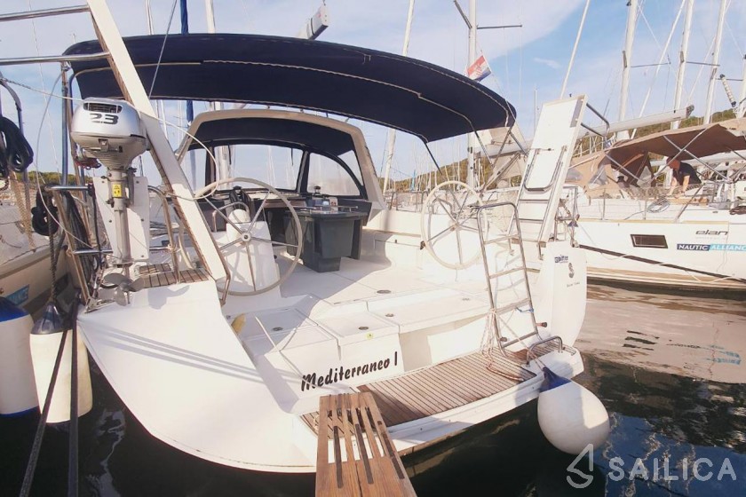 Oceanis 45 - Yacht Charter Sailica
