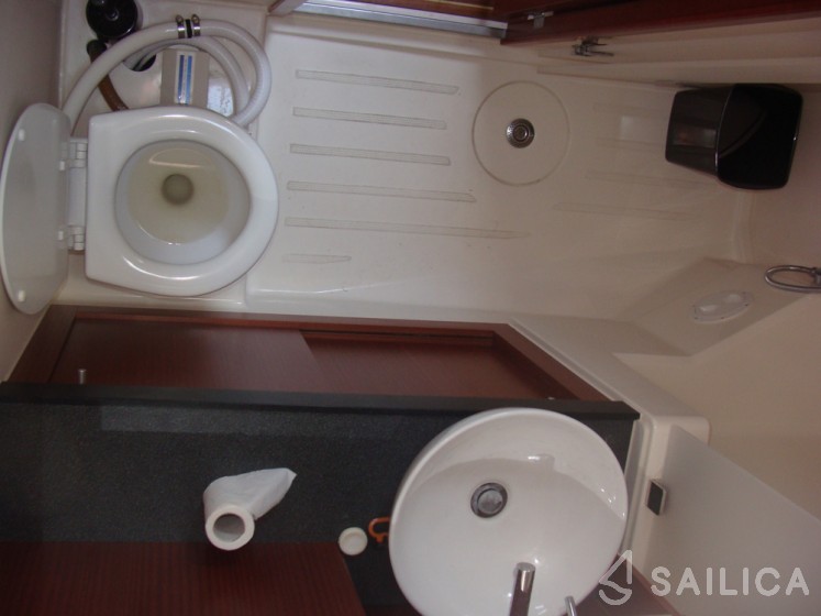 Hanse 455 - Yacht Charter Sailica