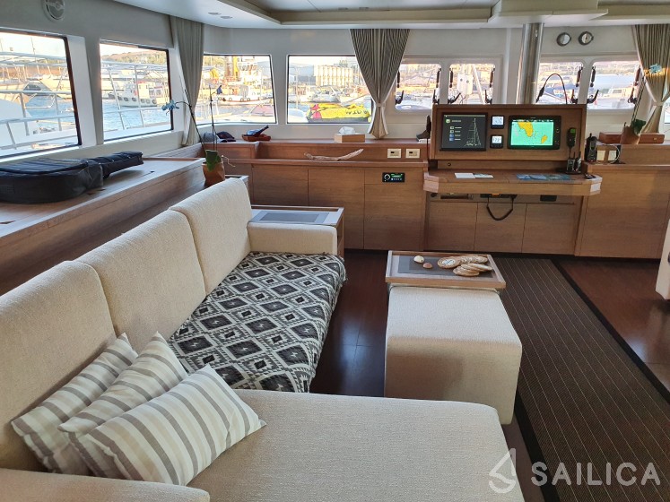 Lagoon 620 - Yacht Charter Sailica