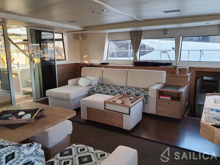 Lagoon 620 - Yacht Charter Sailica