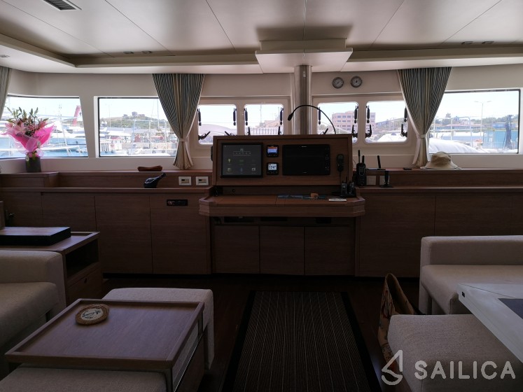 Lagoon 620 - Yacht Charter Sailica