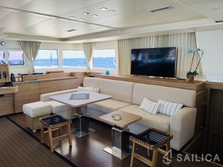 Lagoon 620 - Yacht Charter Sailica
