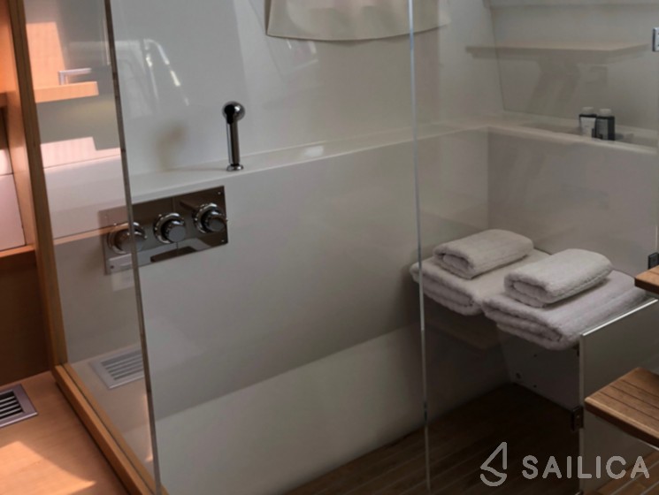 Lagoon 620 - Yacht Charter Sailica