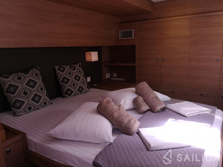 Lagoon 620 - Yacht Charter Sailica