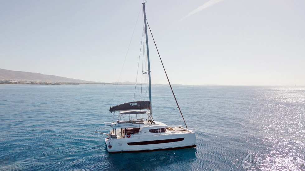 Bali 4.6 - 5 + 1 cab. - Yacht Charter Sailica