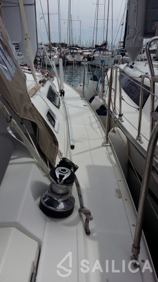 Sun Odyssey 35 - Yacht Charter Sailica
