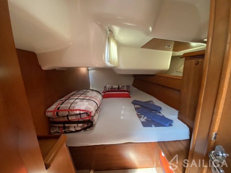 Sun Odyssey 45 - Yacht Charter Sailica