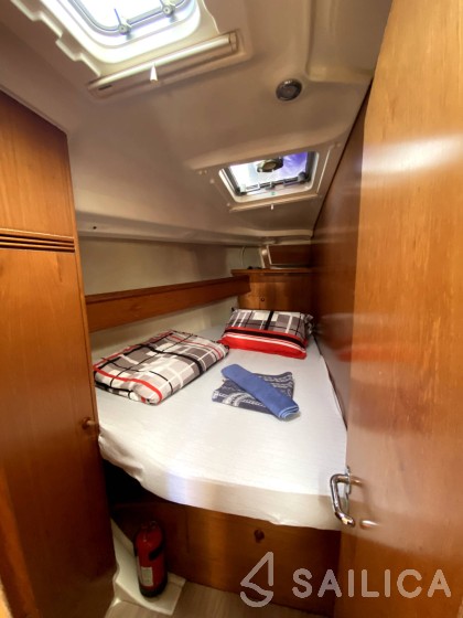 Sun Odyssey 45 - Yacht Charter Sailica