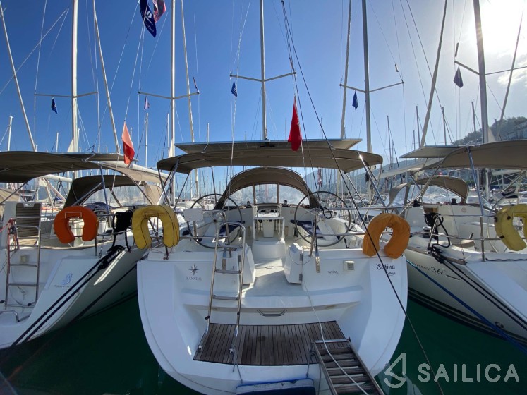 Sun Odyssey 45 - Yacht Charter Sailica