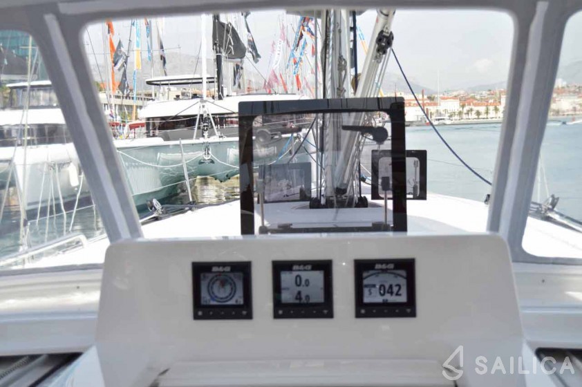 X 4-3 - Yacht Charter Sailica