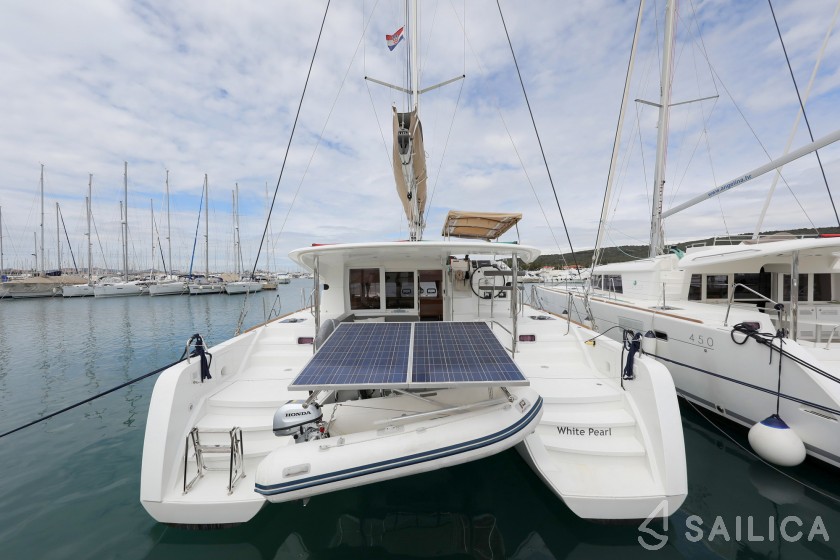 Lagoon 39 - Yacht Charter Sailica