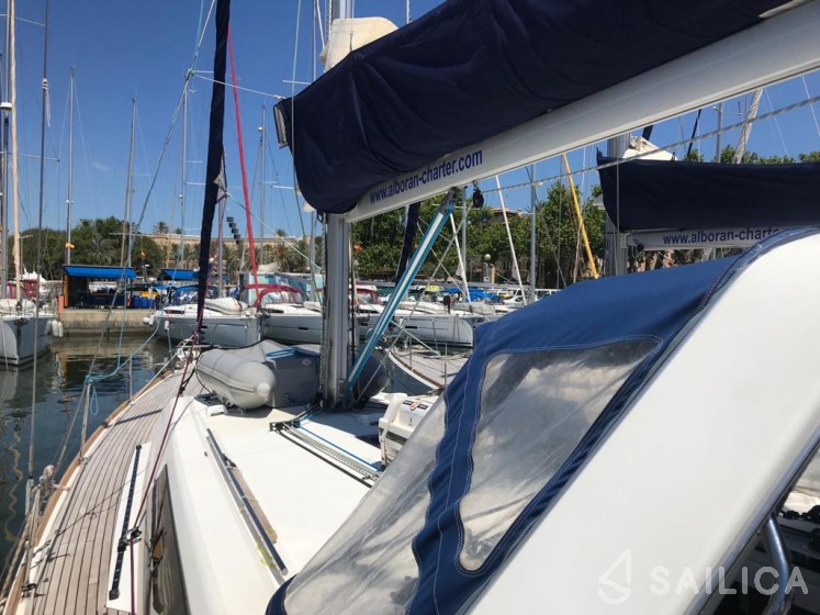 Oceanis 45 - Yacht Charter Sailica