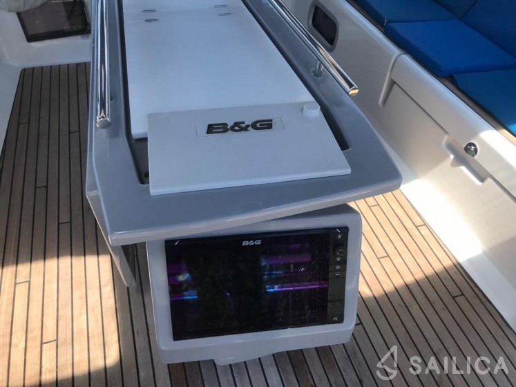 Oceanis 45 - Yacht Charter Sailica