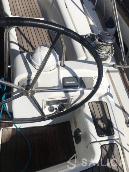 Oceanis 40 - Yacht Charter Sailica