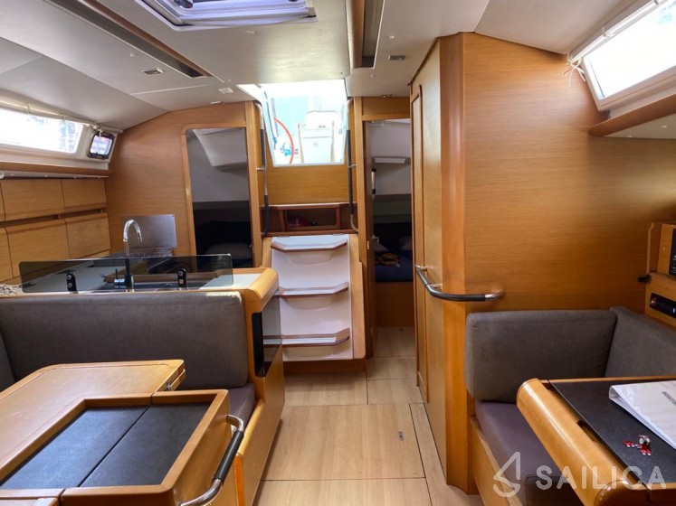 Sun Odyssey 409 - Yacht Charter Sailica