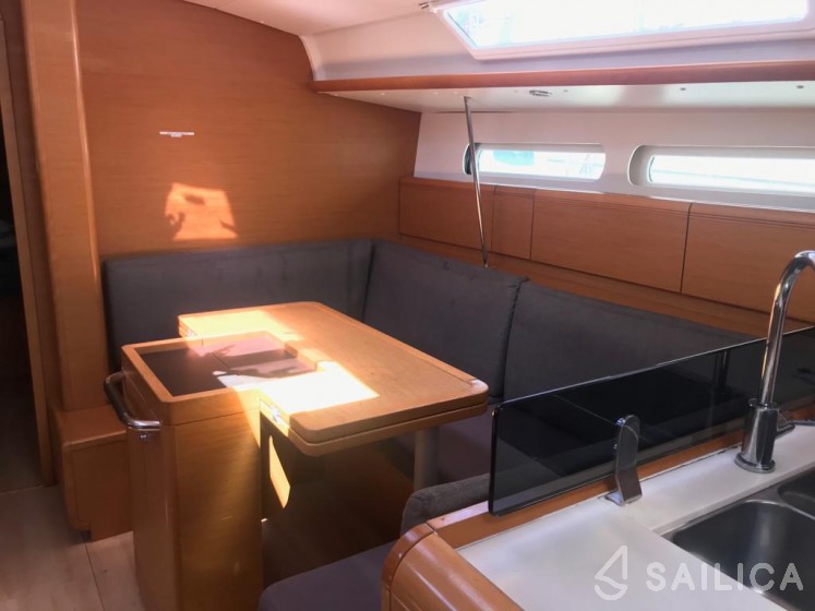 Sun Odyssey 409 - Yacht Charter Sailica