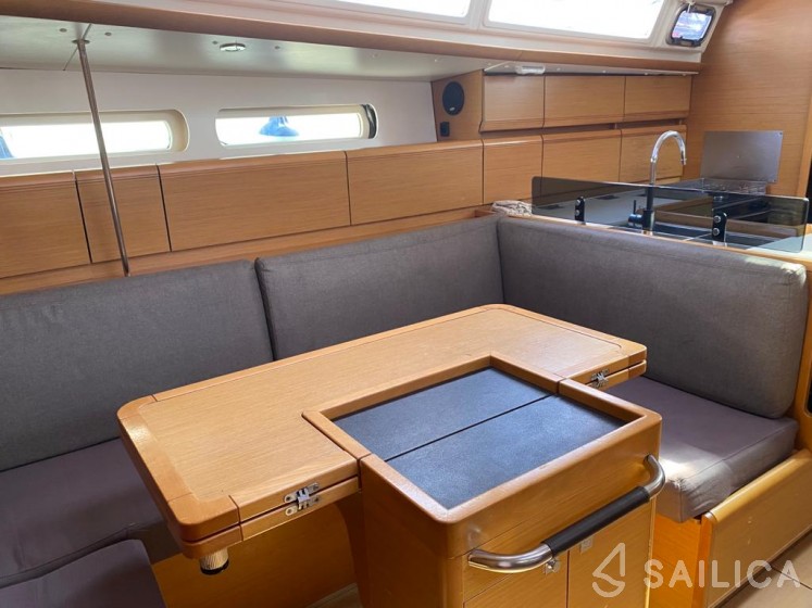 Sun Odyssey 409 - Yacht Charter Sailica