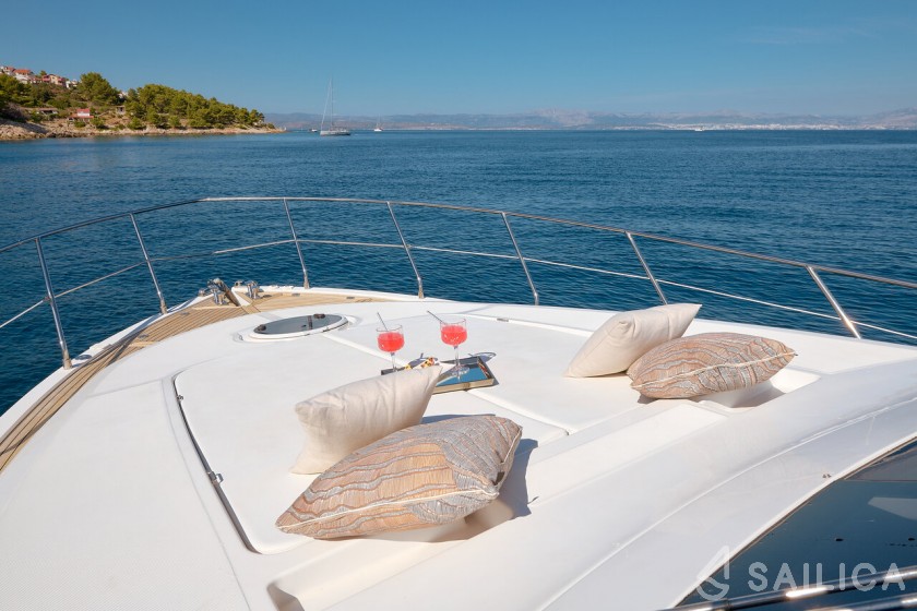 DC 16 SL - Yacht Charter Sailica