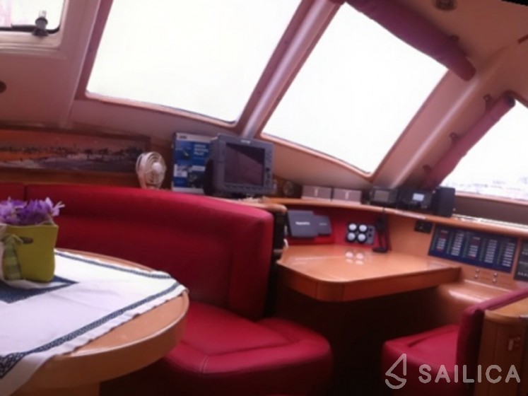 Privilege 45 - Yacht Charter Sailica