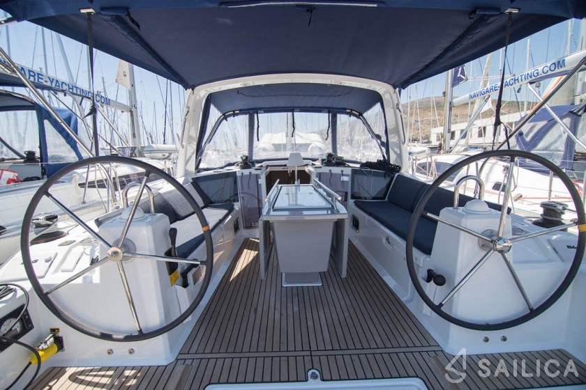 Oceanis 41.1 - Yacht Charter Sailica