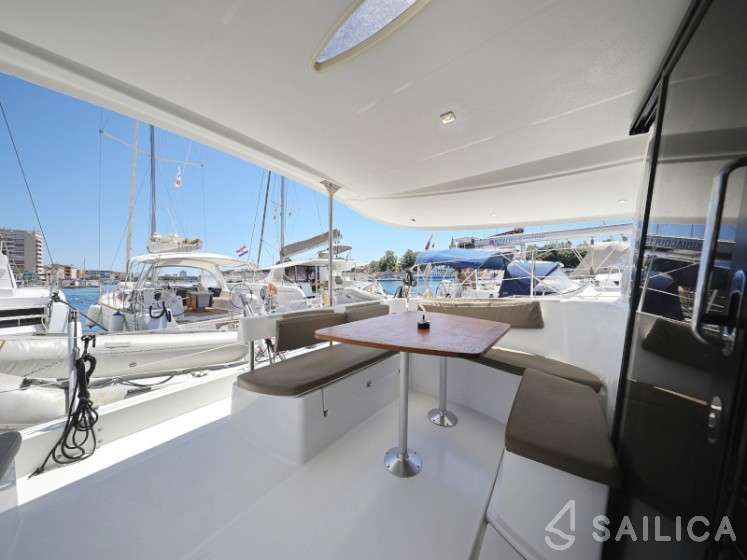 Lipari 41 - Yacht Charter Sailica