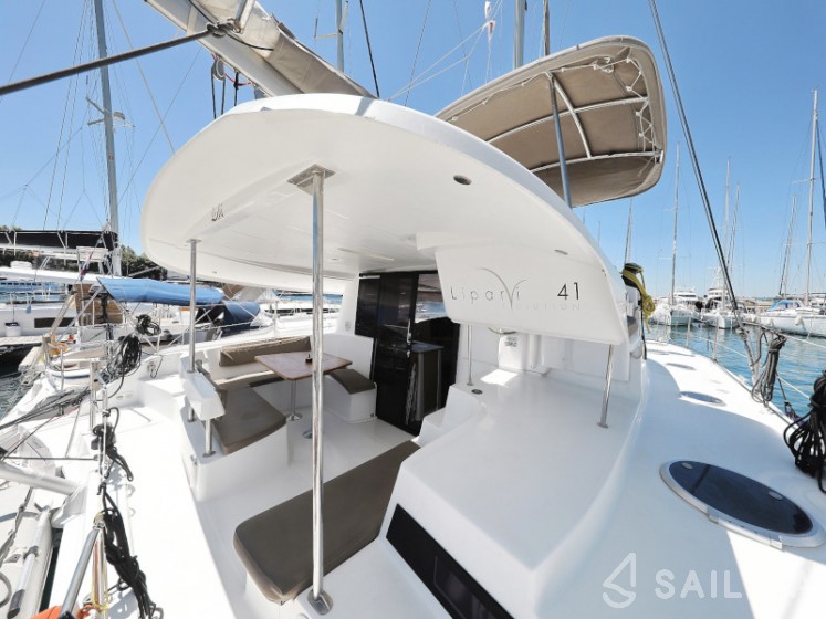 Lipari 41 - Yacht Charter Sailica