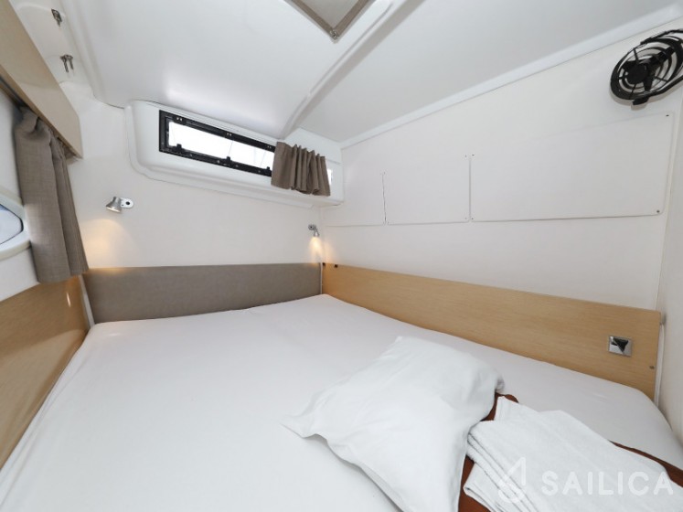 Lipari 41 - Yacht Charter Sailica