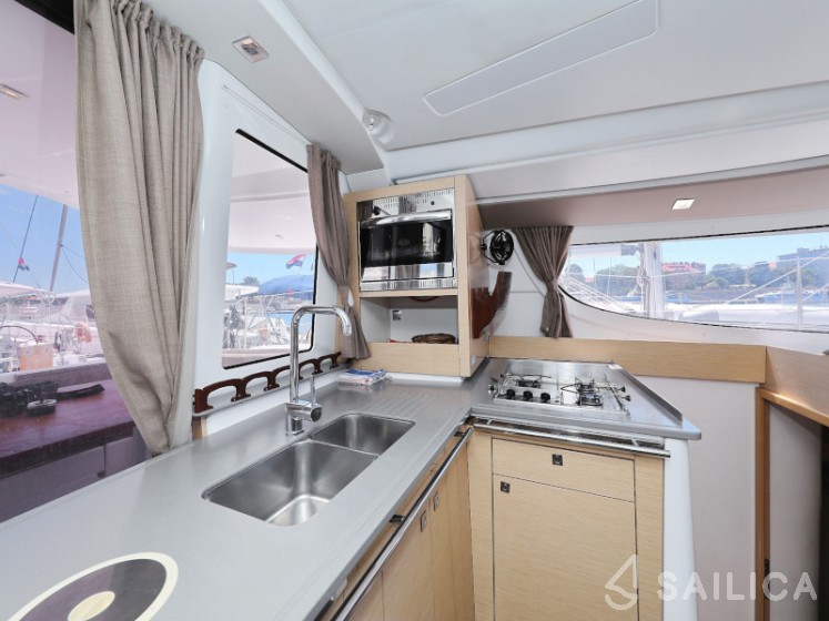Lipari 41 - Yacht Charter Sailica