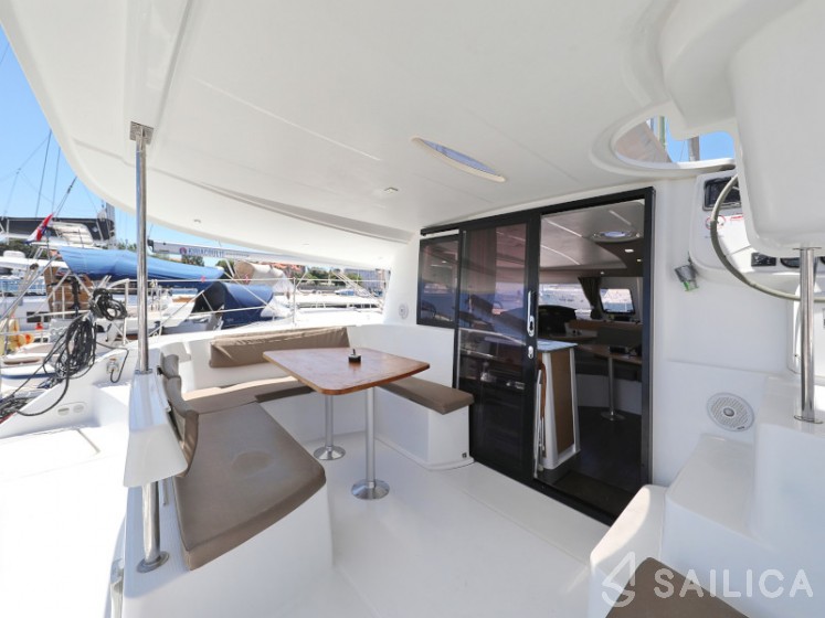 Lipari 41 - Yacht Charter Sailica