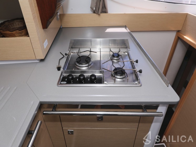Lipari 41 - Yacht Charter Sailica
