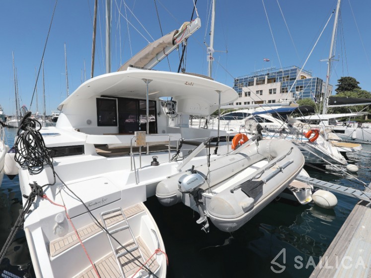 Lipari 41 - Yacht Charter Sailica