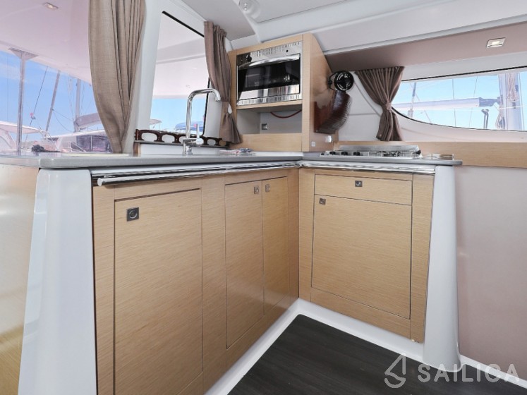 Lipari 41 - Yacht Charter Sailica