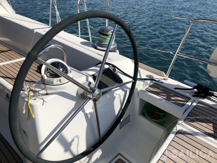 Oceanis 48 - 5 cab. - Yacht Charter Sailica