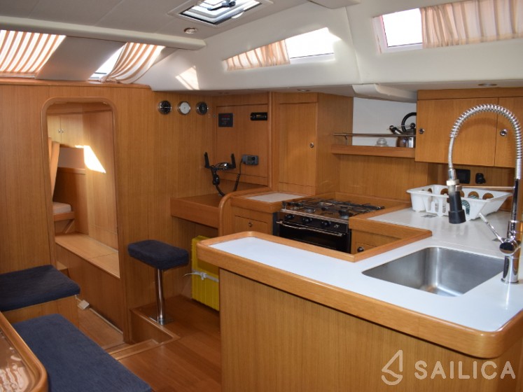 Comet 52 RS - Yacht Charter Sailica