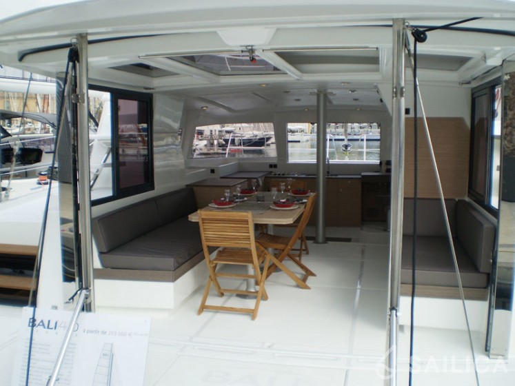 Bali 4.0 - 4 cab. - Yacht Charter Sailica