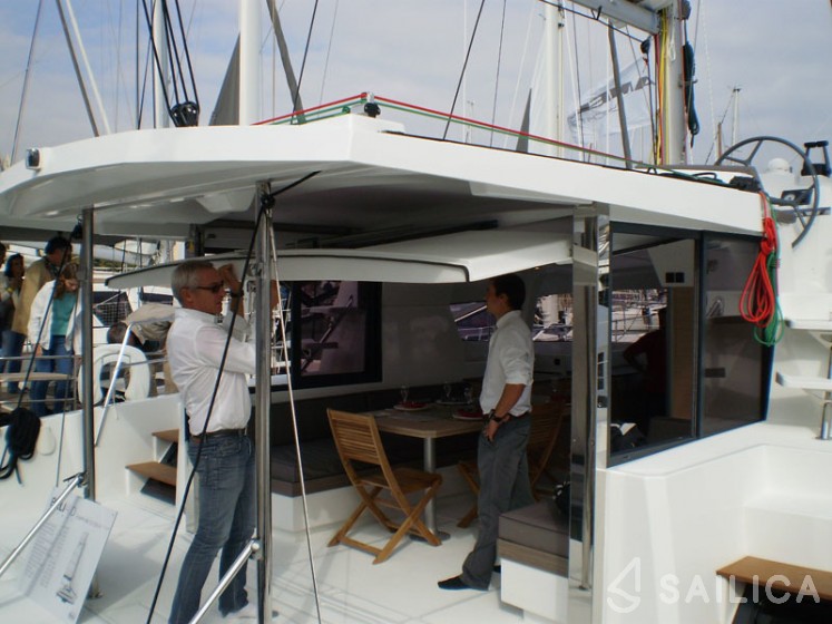 Bali 4.0 - 4 cab. - Yacht Charter Sailica