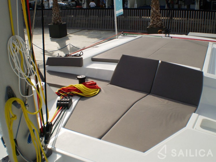 Bali 4.0 - 4 cab. - Yacht Charter Sailica