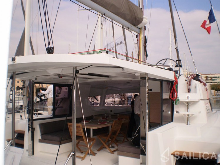 Bali 4.0 - 4 cab. - Yacht Charter Sailica
