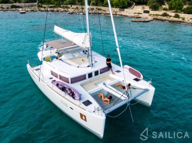 Lagoon 450 - Yacht Charter Sailica