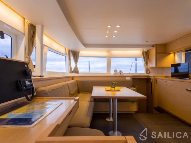 Lagoon 450 - Yacht Charter Sailica