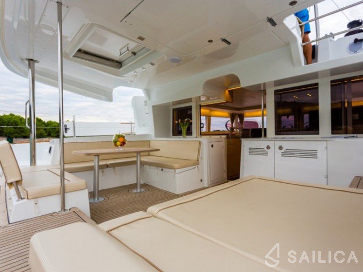 Lagoon 450 - Yacht Charter Sailica