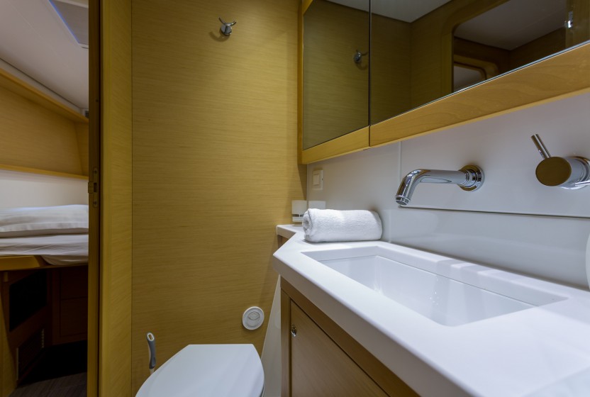 Lagoon 450 - Yacht Charter Sailica