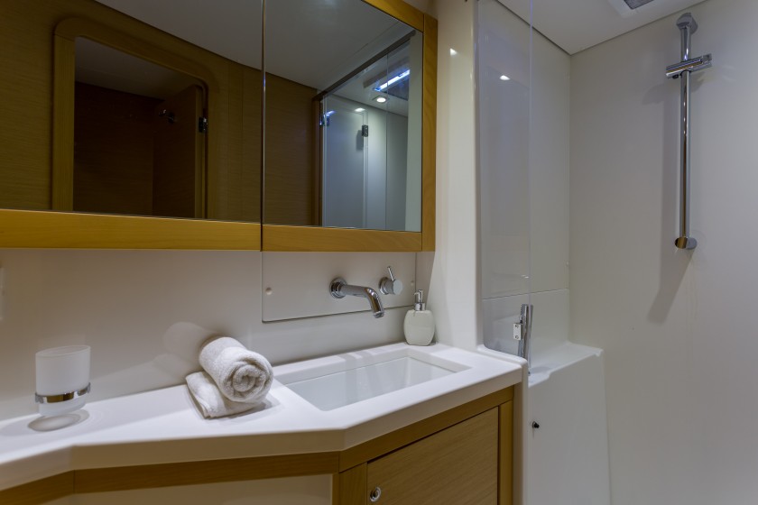 Lagoon 450 - Yacht Charter Sailica