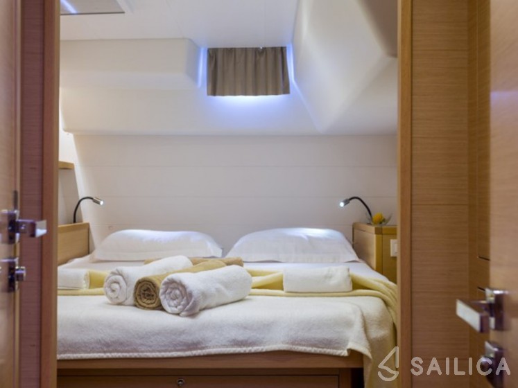 Lagoon 450 - Yacht Charter Sailica