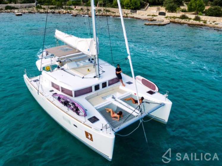Lagoon 450 - Yacht Charter Sailica