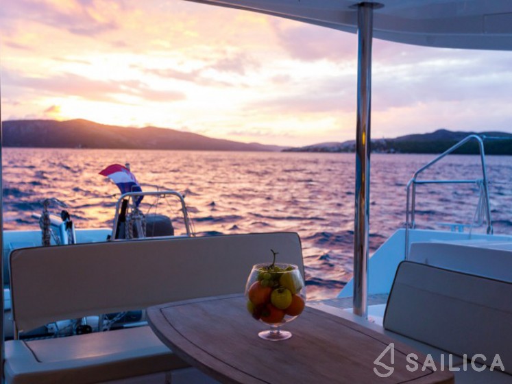 Lagoon 450 - Yacht Charter Sailica